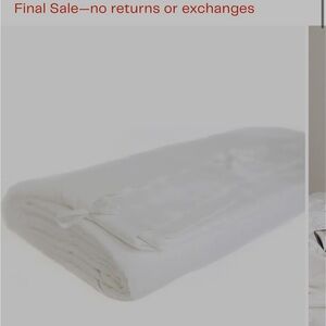 Luxurious White Bedding Set